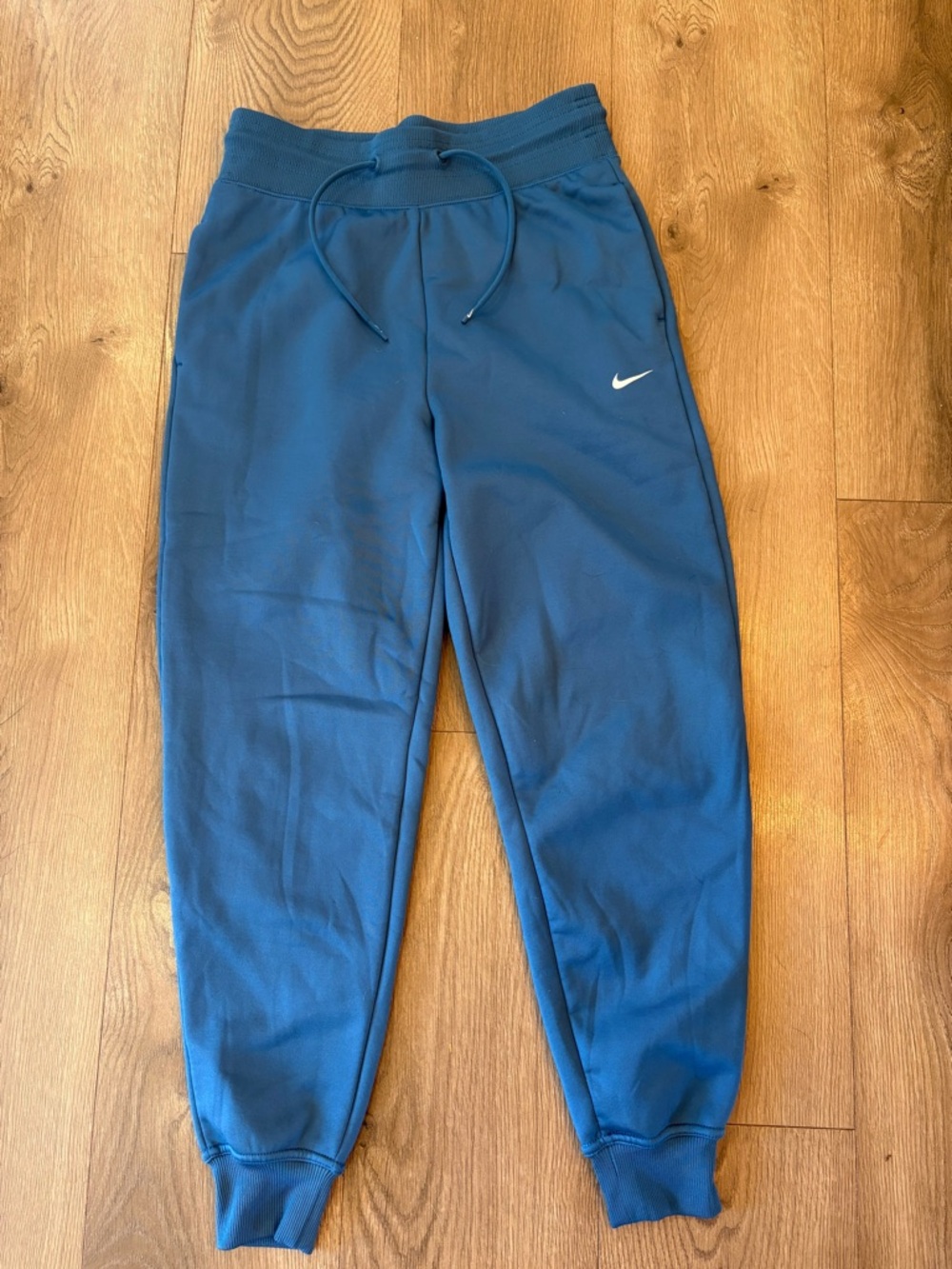 Nike Women’s Therma-Fit Dark Blue Swoosh Jogger Sweatpants